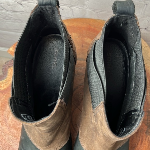 Sorel Addington Chelsea Boots - Picture 11 of 14